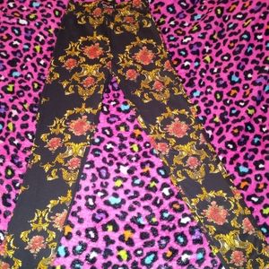 Size medium leggings! Cute ❤